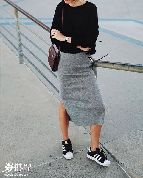 春季穿迷笛半身裙，這樣穿搭最優(yōu)雅chic