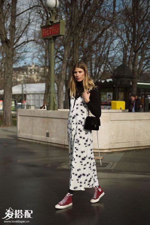 長裙+高領(lǐng)衫(T恤)