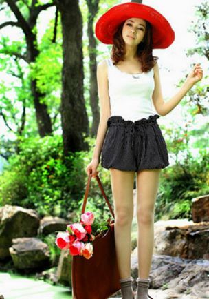 南瓜短褲遮肥臀秀美腿 性感到冒煙