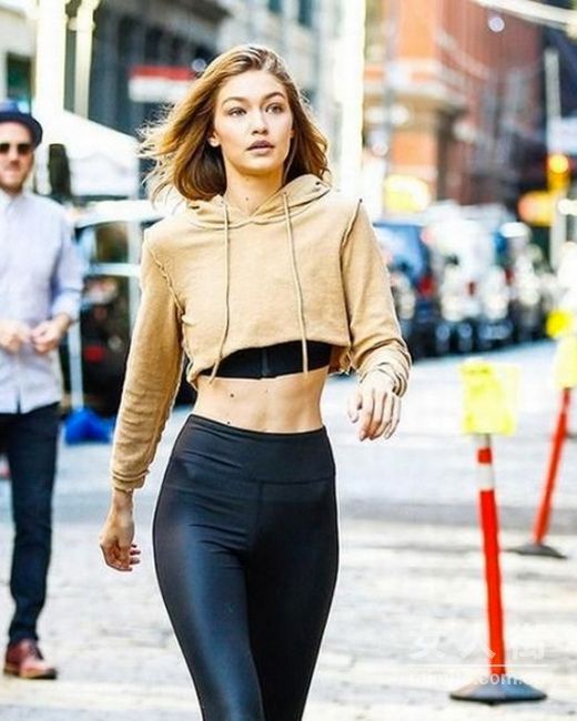 酷酷的連帽衛(wèi)衣:獻(xiàn)給深色控的你